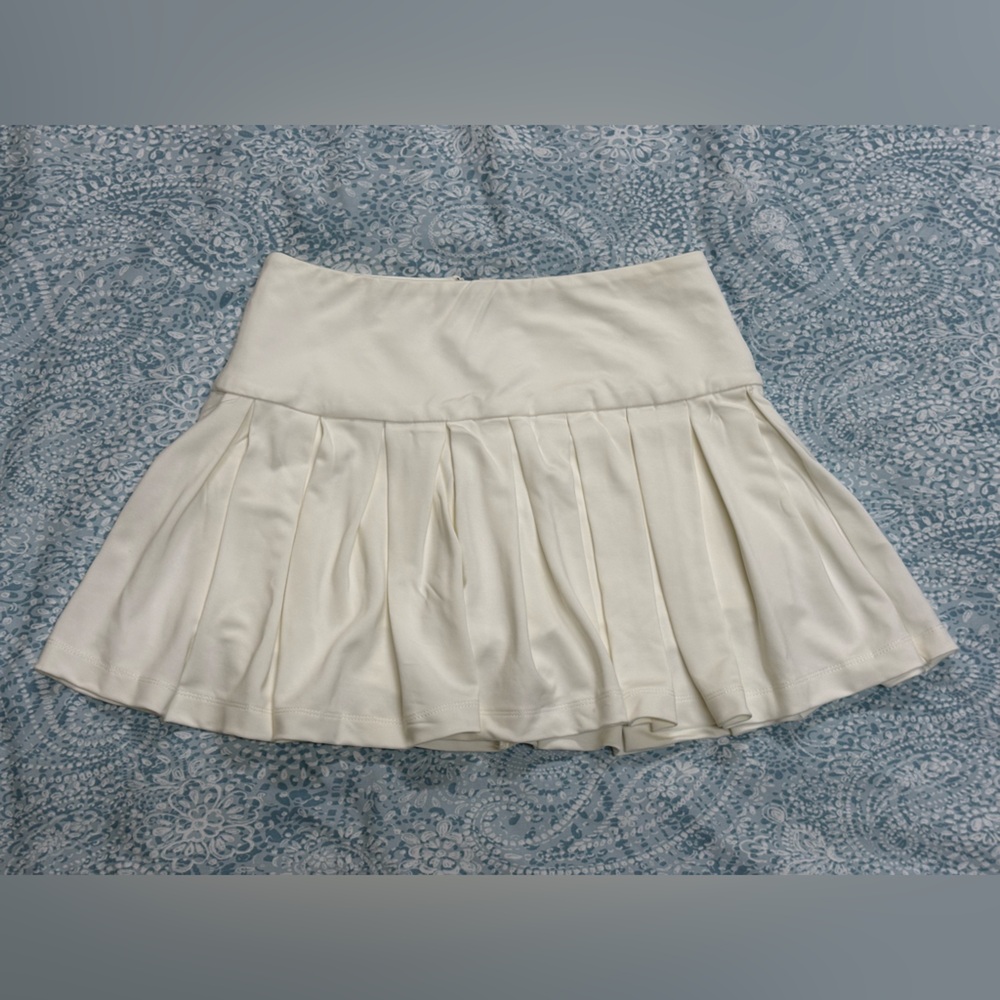 Alice + Olivia Cream Skater Skirt